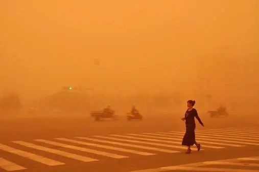 強沙塵天氣對我國環(huán)境空氣質(zhì)量帶來嚴重影響，空氣質(zhì)量監(jiān)測站大有用處！